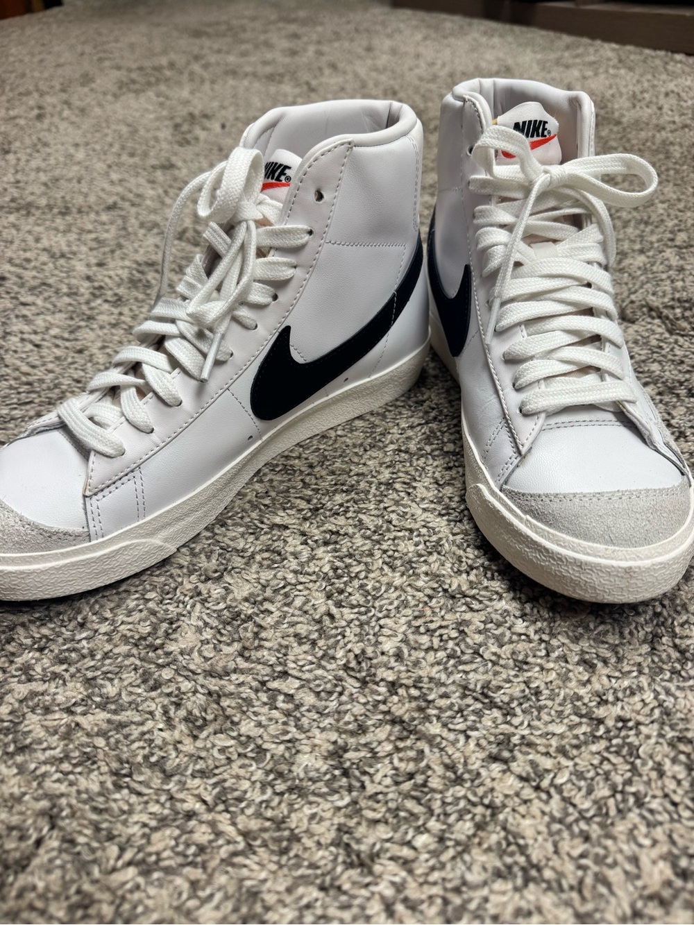 NEVER WORN Nike Woman’s White High-Top Sneakers with Black Swoosh